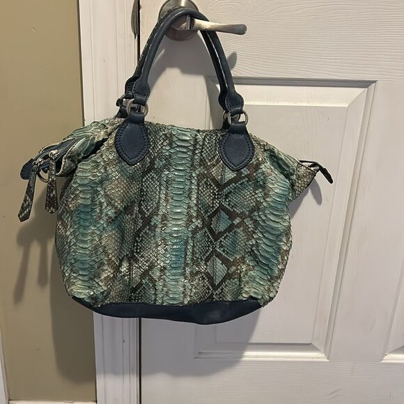 Reptile’s House Elegant Green Print Tote Bag - Picture 12 of 12